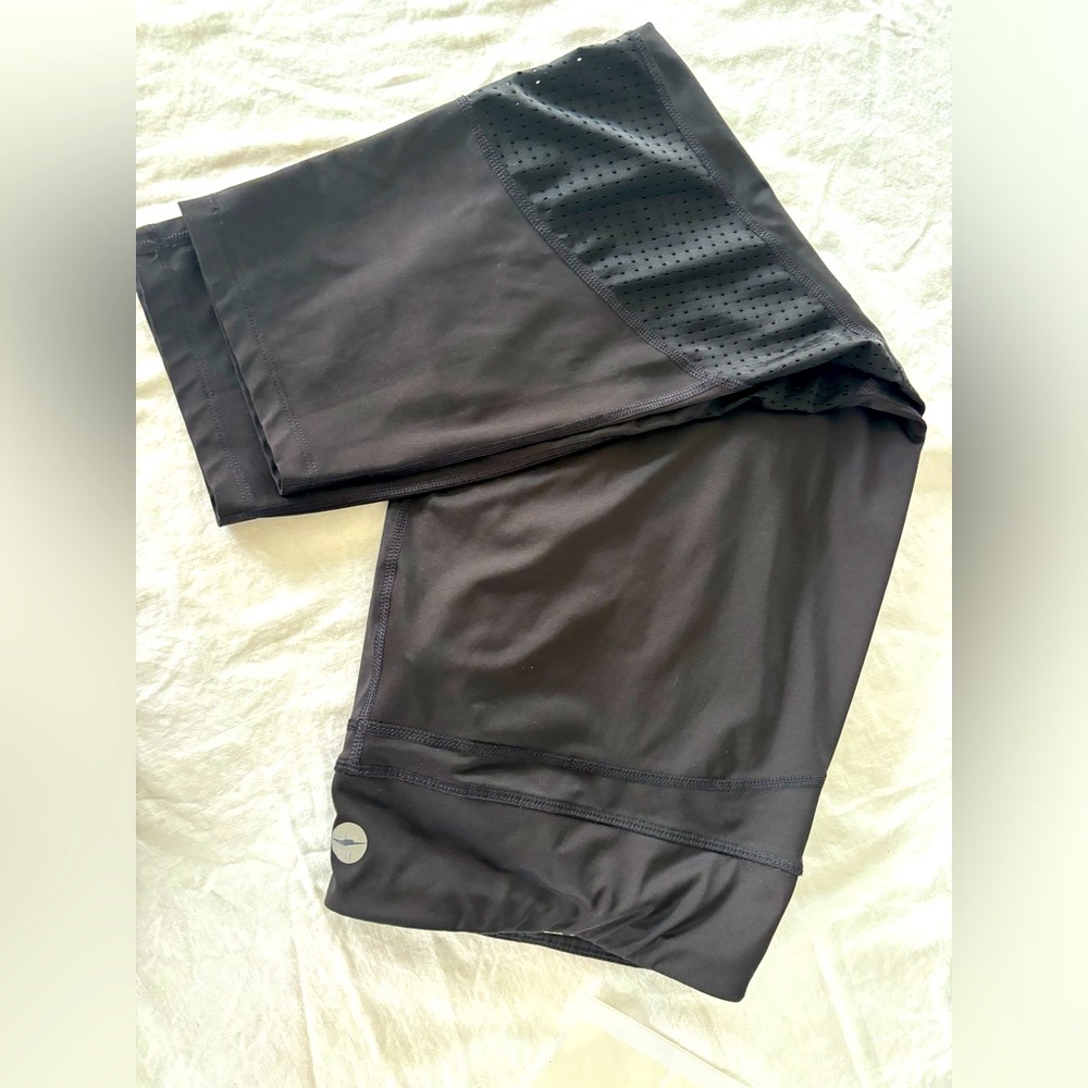 AVIA size 2XL. Black leggings. In good used condition.